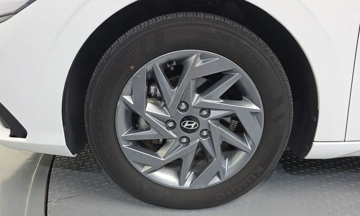 Hyundai AVANTE — фото 8