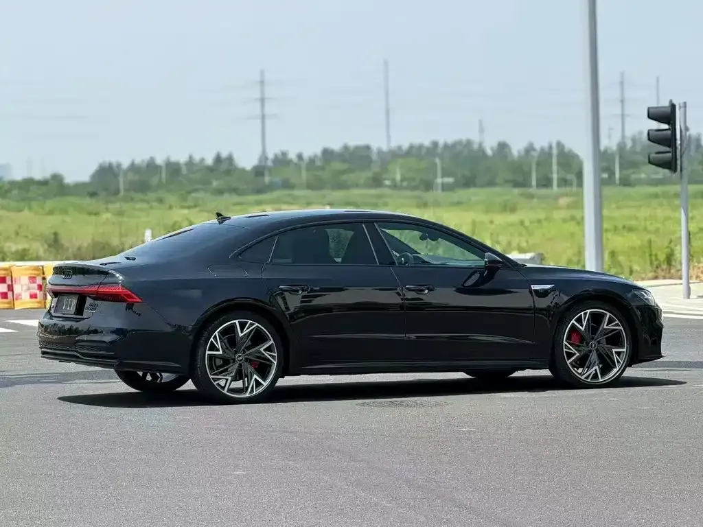 Audi A7L — фото 3