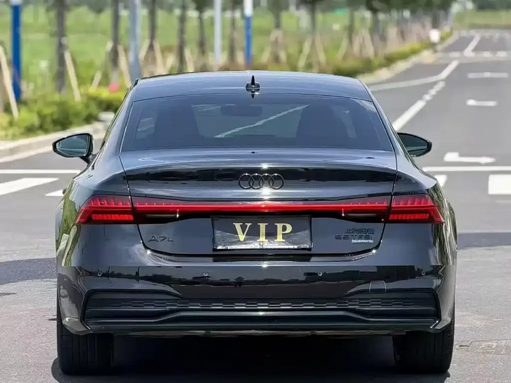 Audi A7L — фото 2