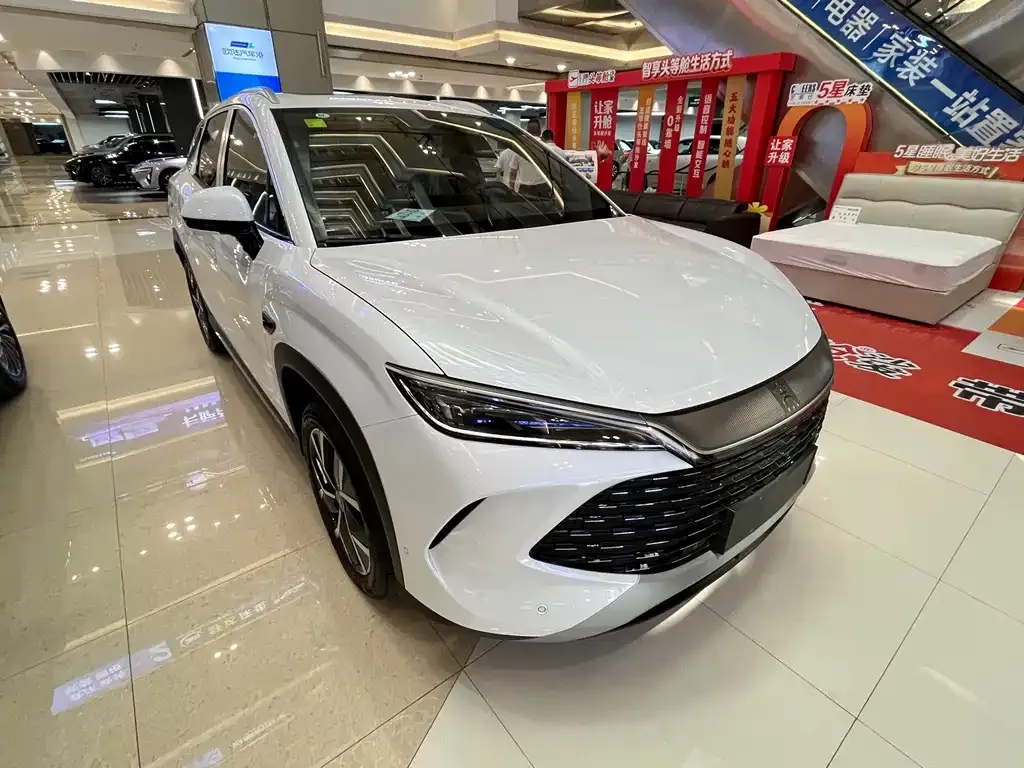 BYD L DM-i — фото 1
