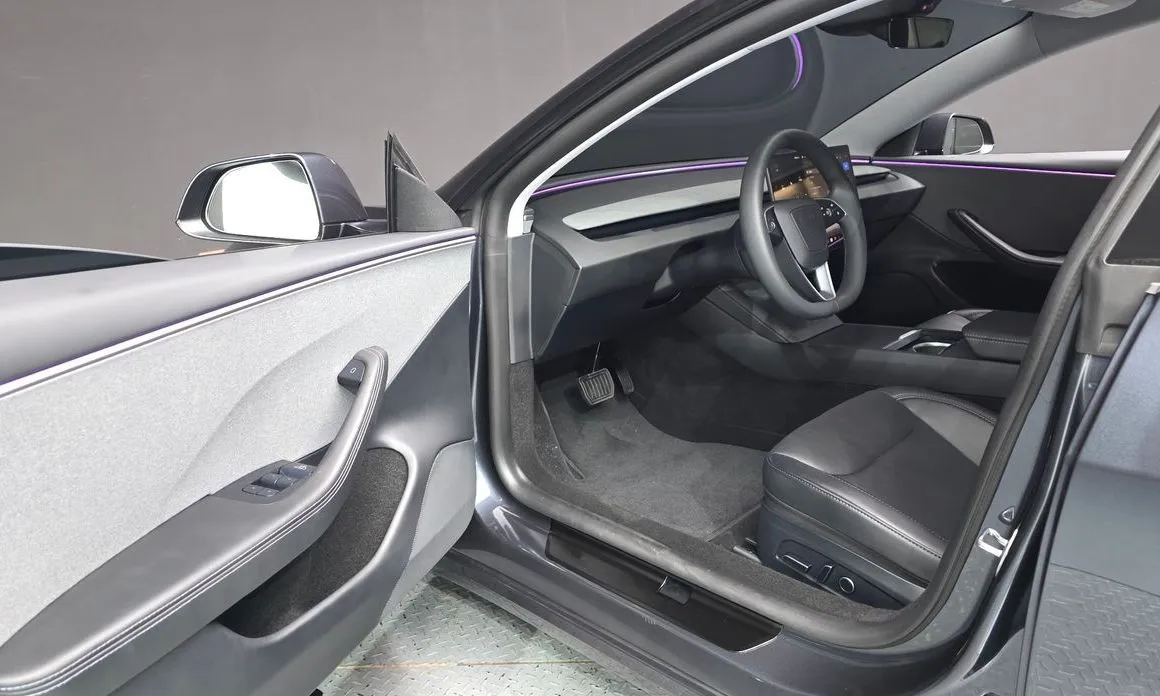 Tesla Model 3 — фото 10
