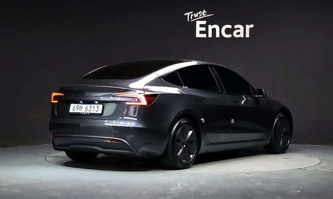 Tesla Model 3 — фото 4