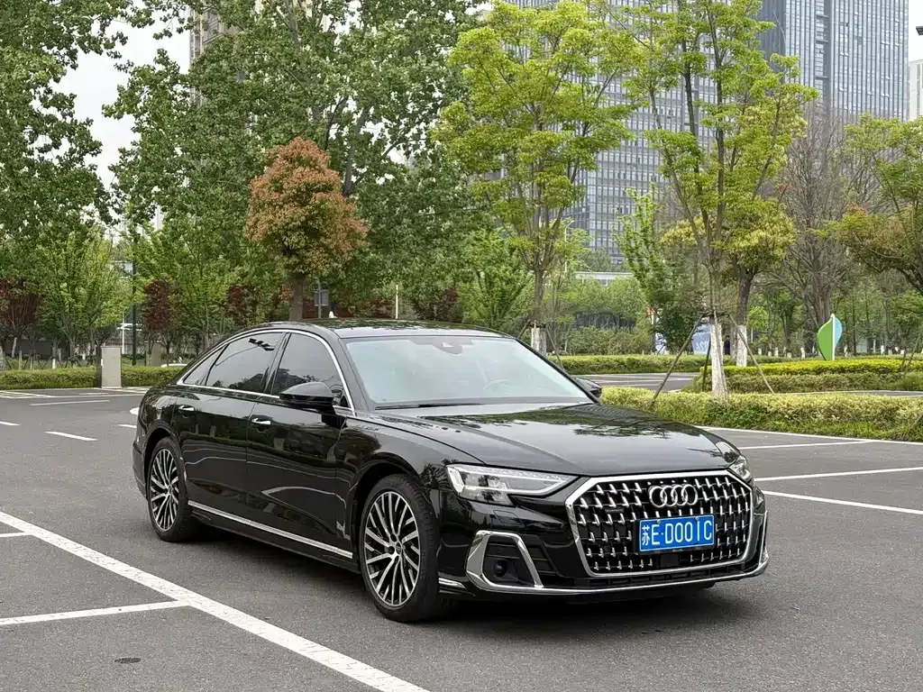 Audi A8 — фото 7