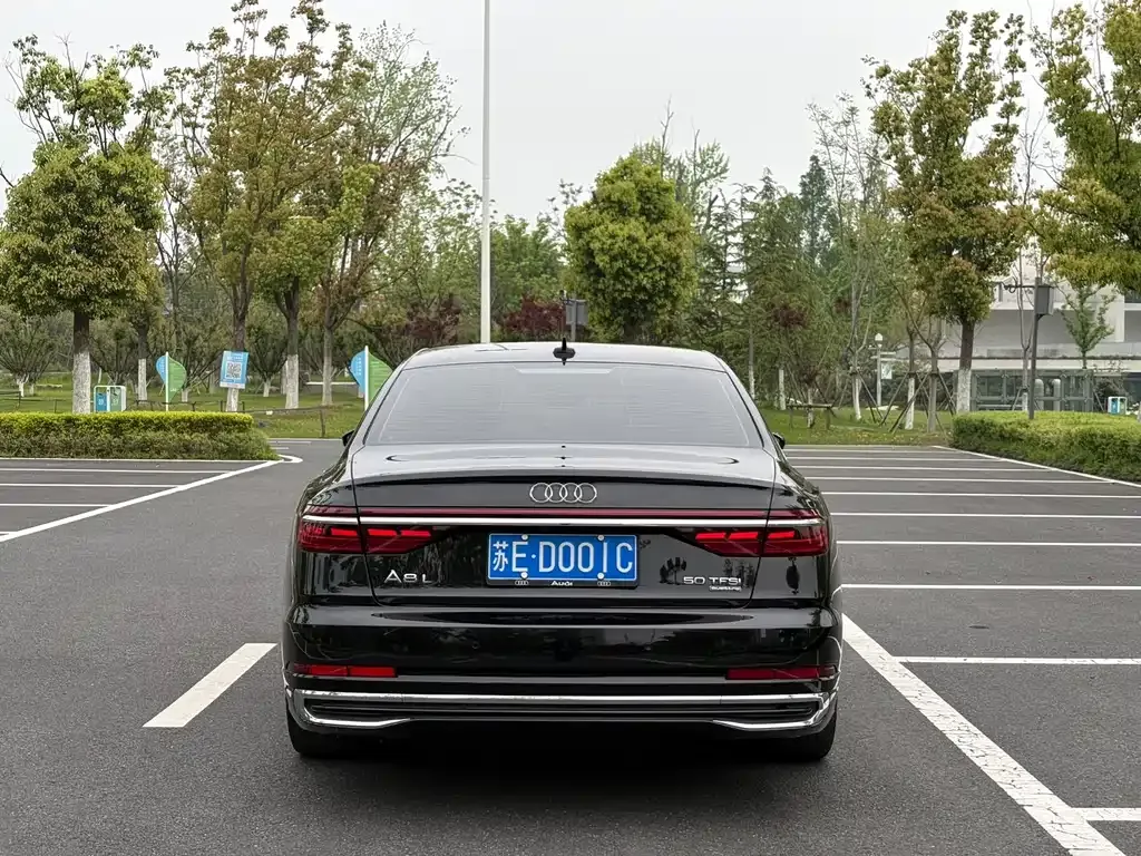 Audi A8 — фото 8