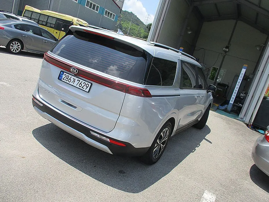 Kia Carnival — фото 2