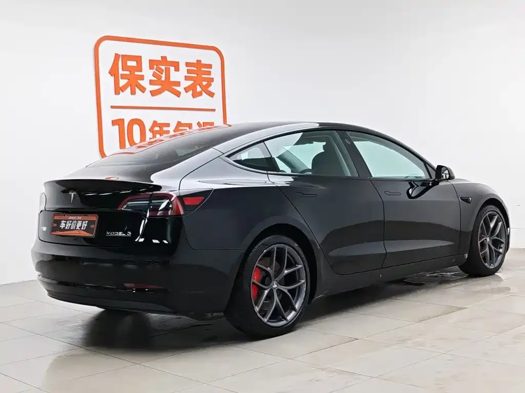 Tesla Model 3 — фото 6
