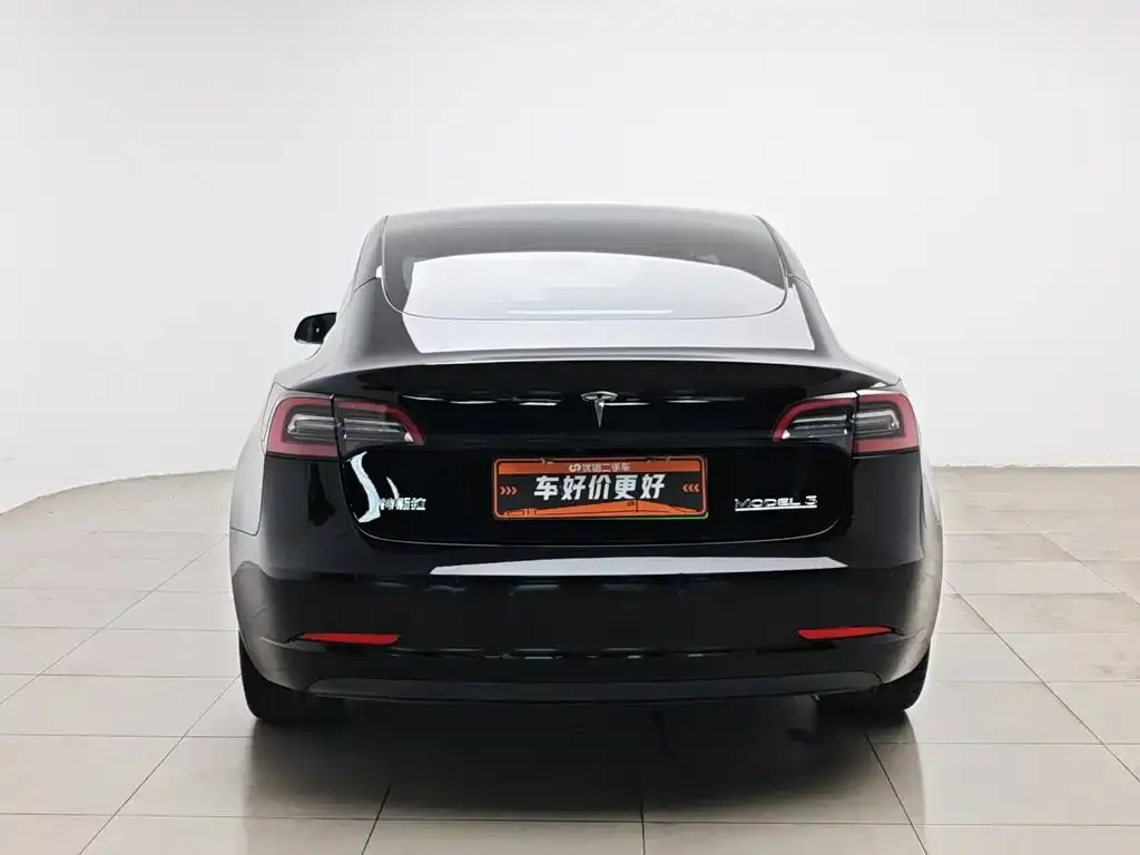 Tesla Model 3 — фото 4