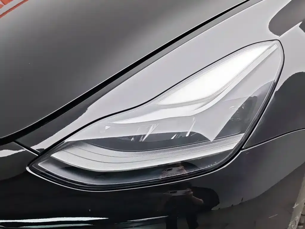 Tesla Model 3 — фото 7