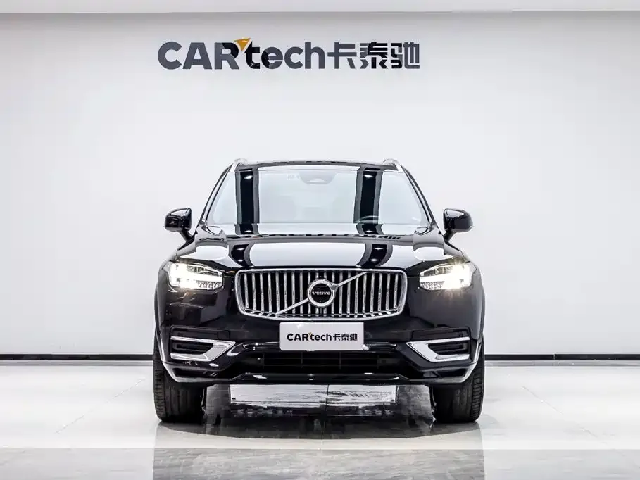 Volvo XC90 — фото 1