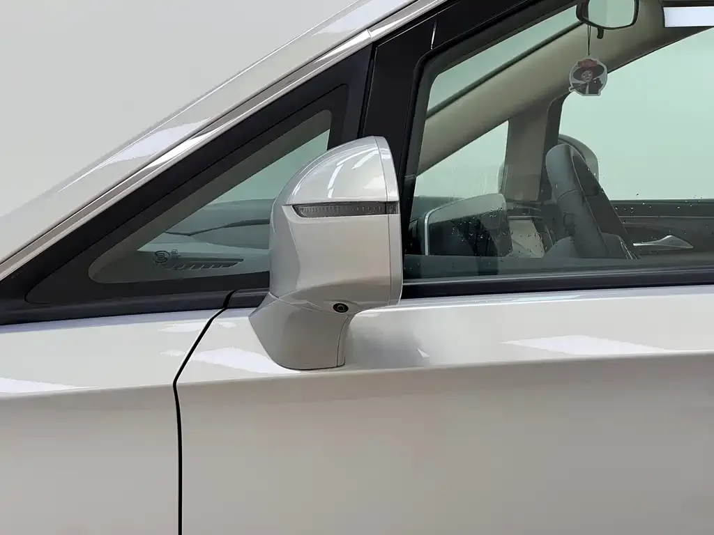 Buick GL8 Hybrid — фото 10