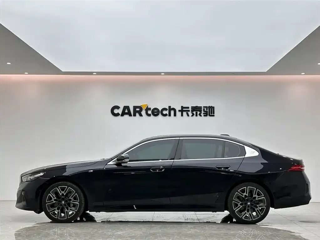 BMW 5 Series — фото 4