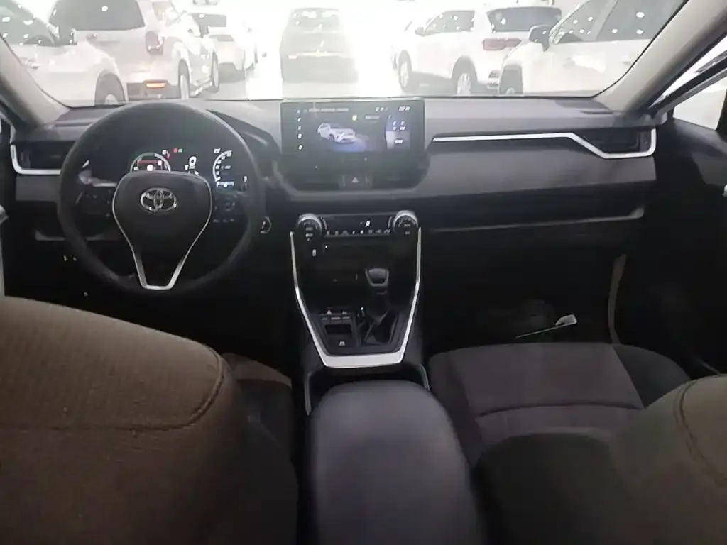 Toyota RAV4 — фото 2