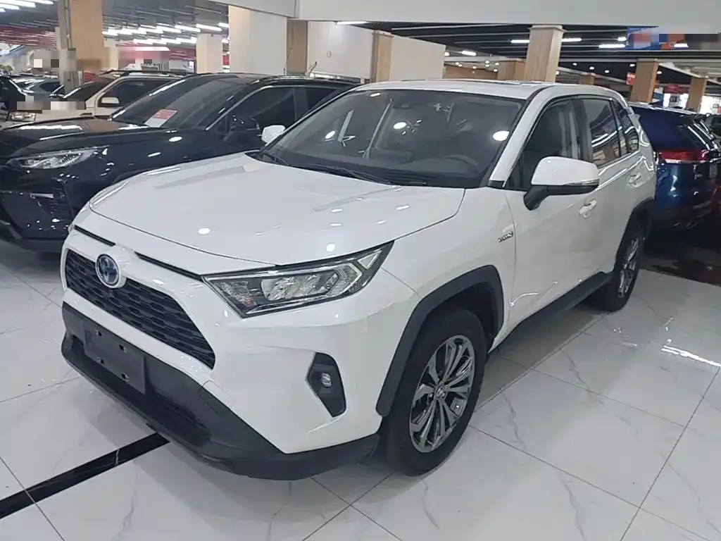 Toyota RAV4 — фото 9
