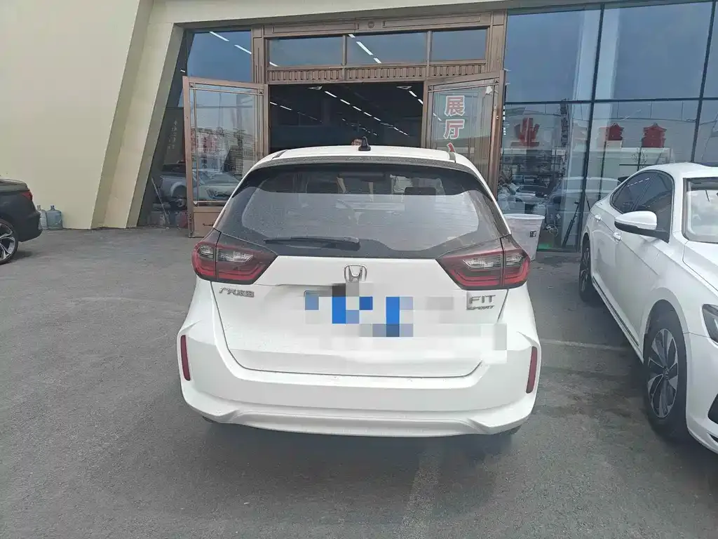 Honda Fit — фото 5