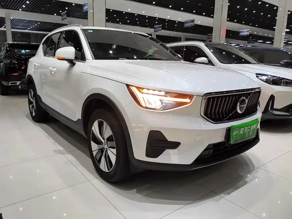 Volvo XC40 — фото 5