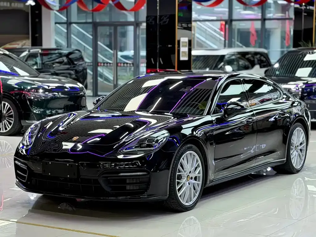 Porsche Panamera — фото 1