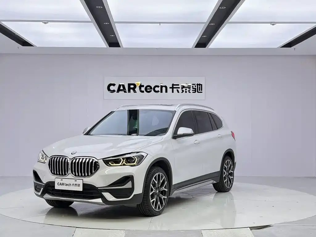 BMW X1 — фото 1
