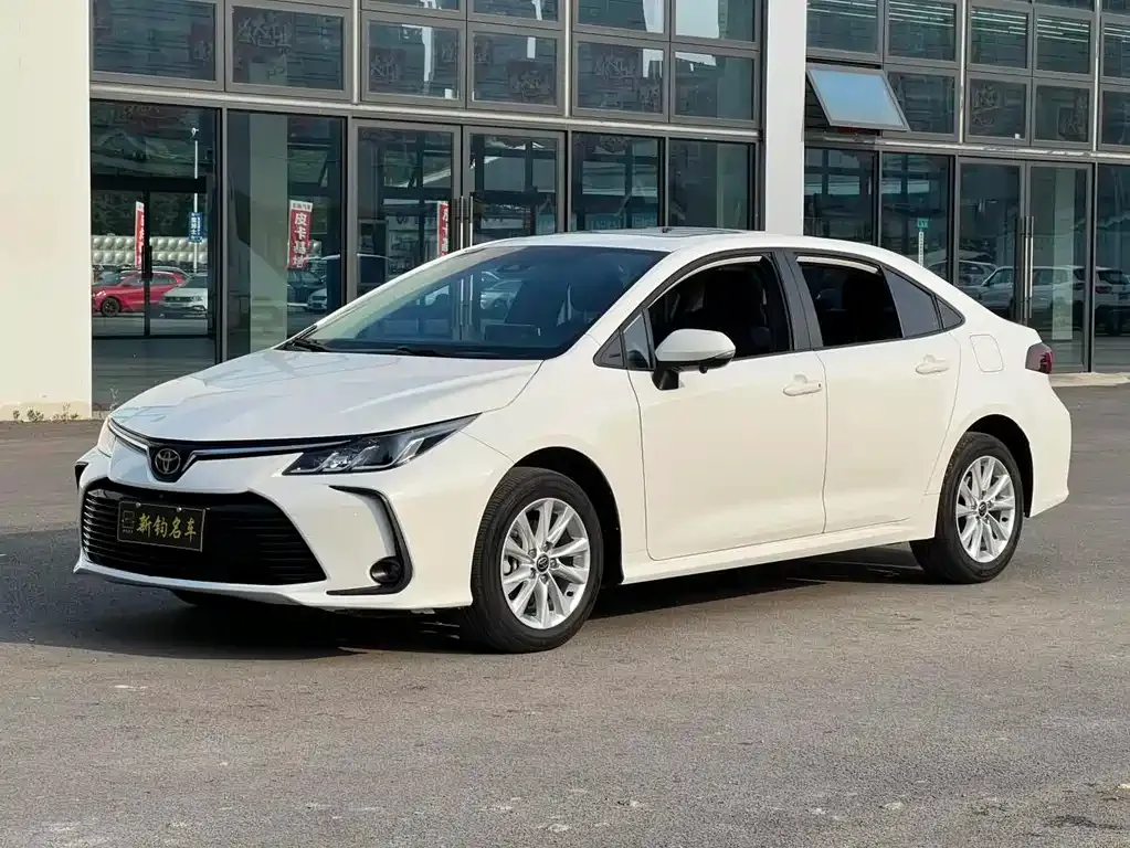 Toyota Corolla — фото 1
