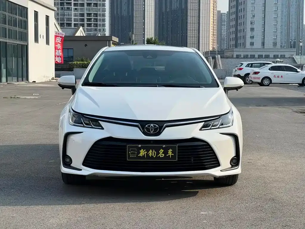 Toyota Corolla — фото 5