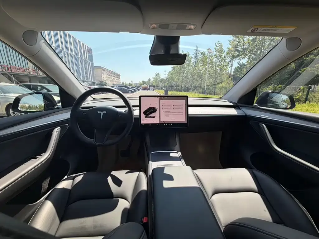 Tesla Model Y — фото 7