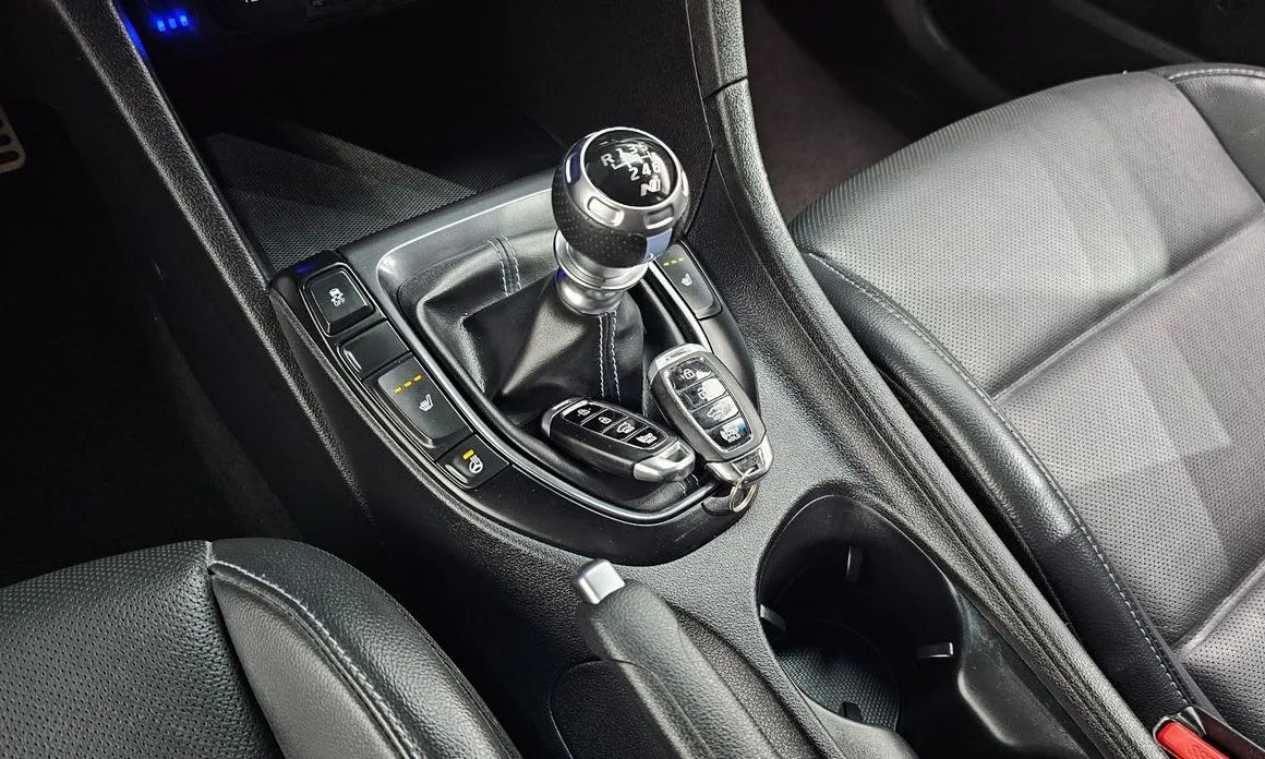 Hyundai Veloster 2022 из KR, фото 4