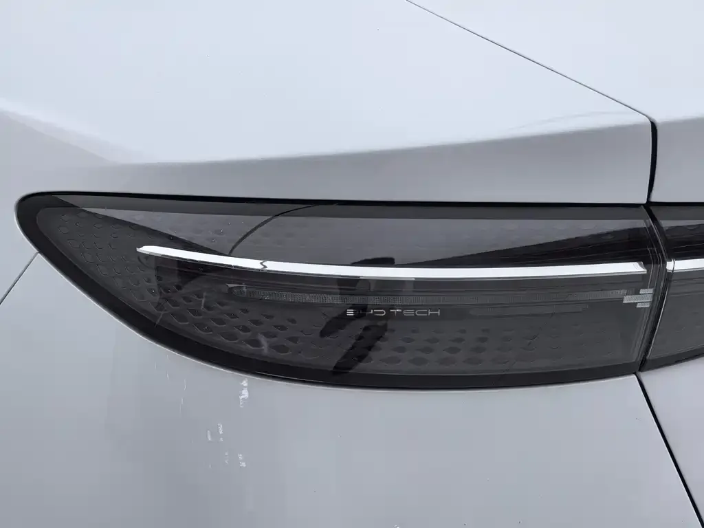 BYD Seal — фото 2