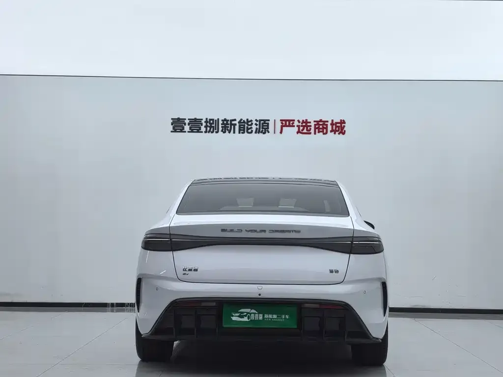 BYD Seal — фото 3