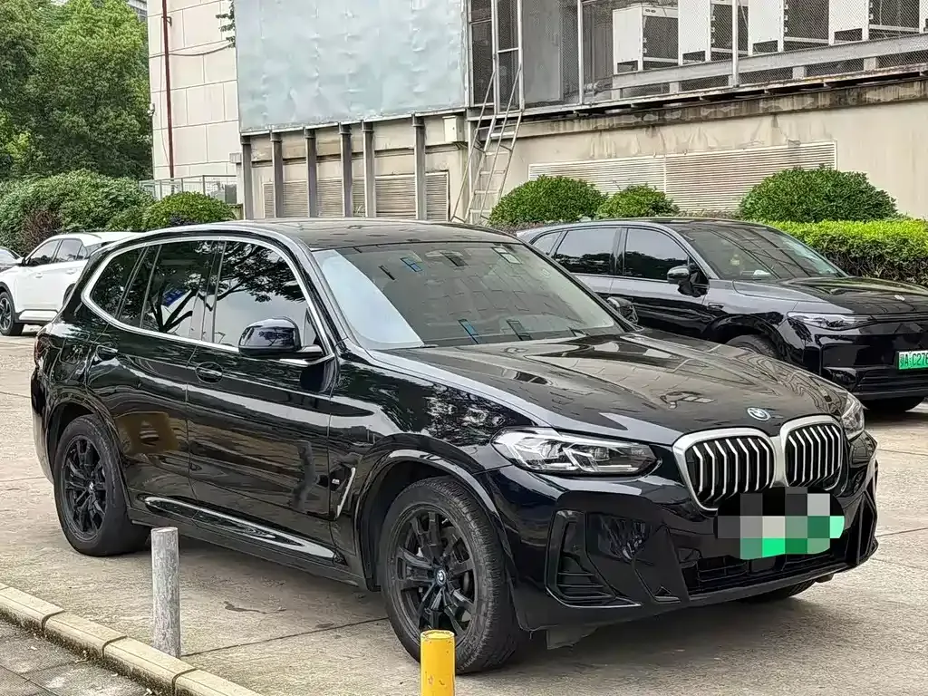 BMW iX3 — фото 9