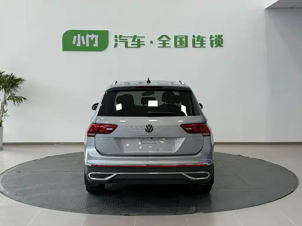Volkswagen Tiguan L — фото 3