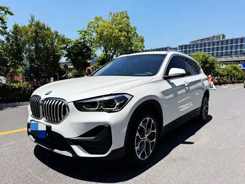 BMW X1 — фото 1