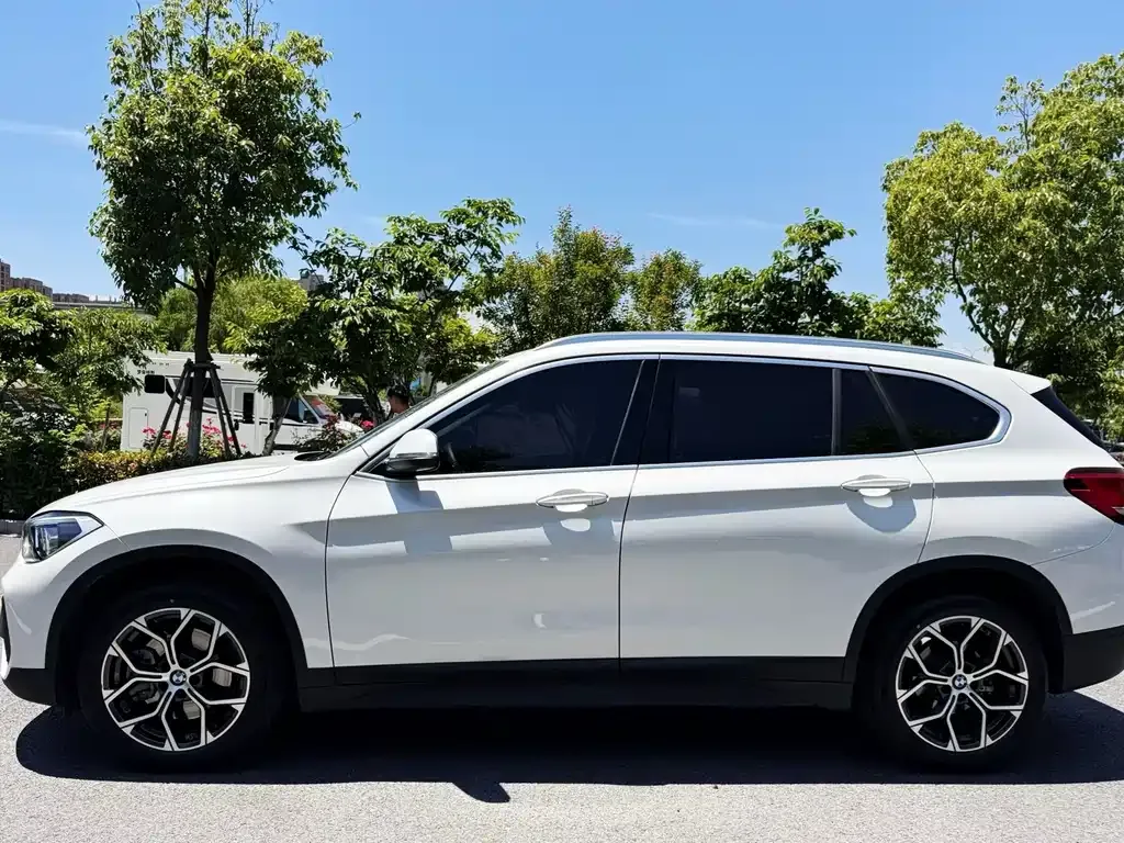 BMW X1 — фото 8