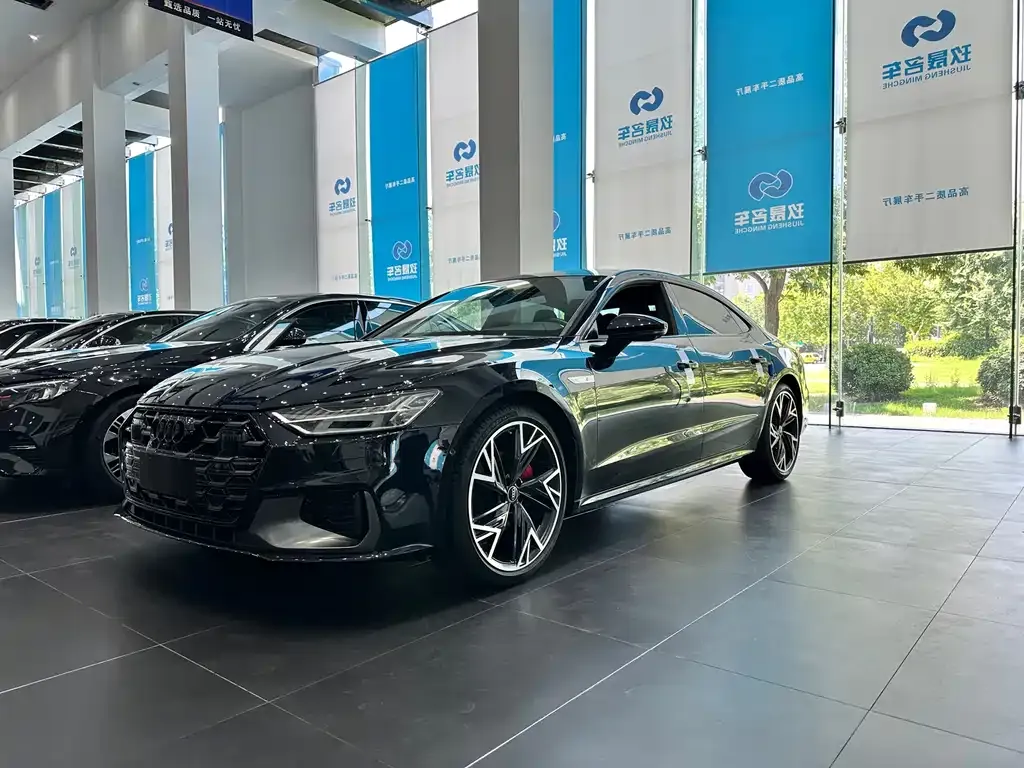 Audi A7L — фото 1
