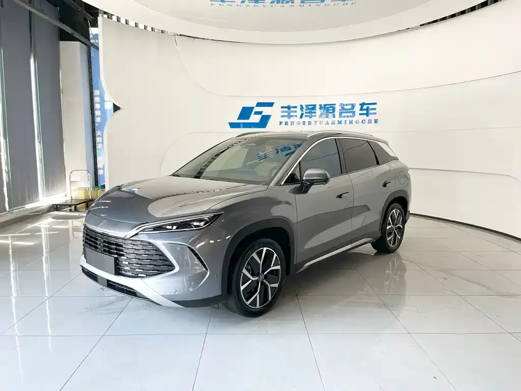 BYD L DM-i — фото 1