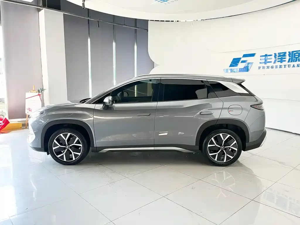 BYD L DM-i — фото 6