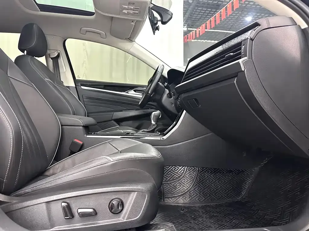 Volkswagen Passat — фото 10