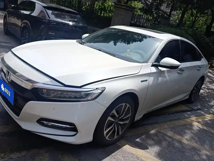 Honda Accord — фото 1