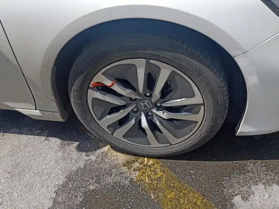Honda Accord — фото 10