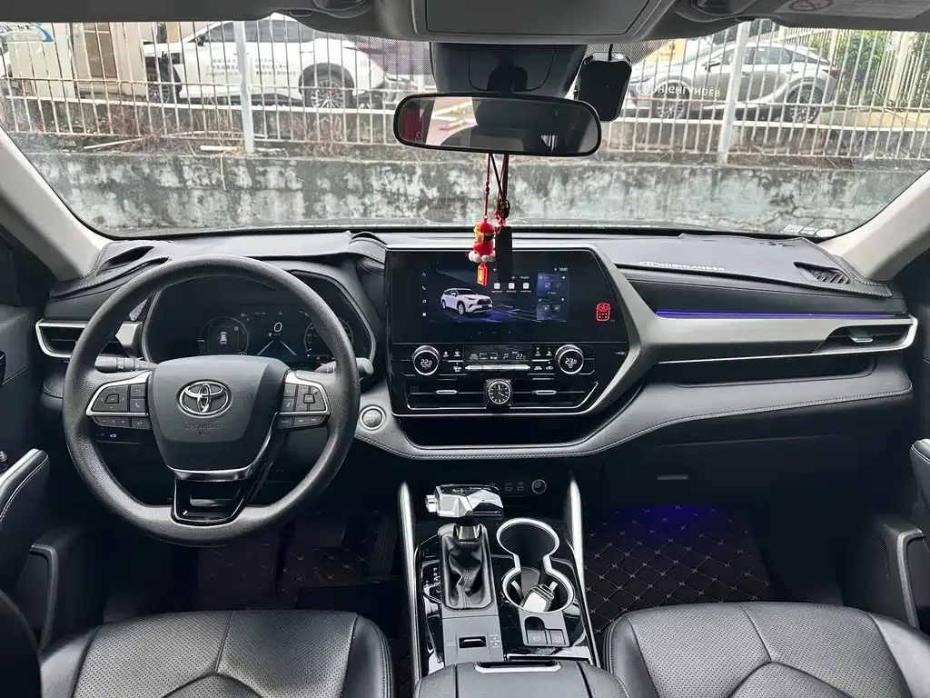Toyota Highlander — фото 2