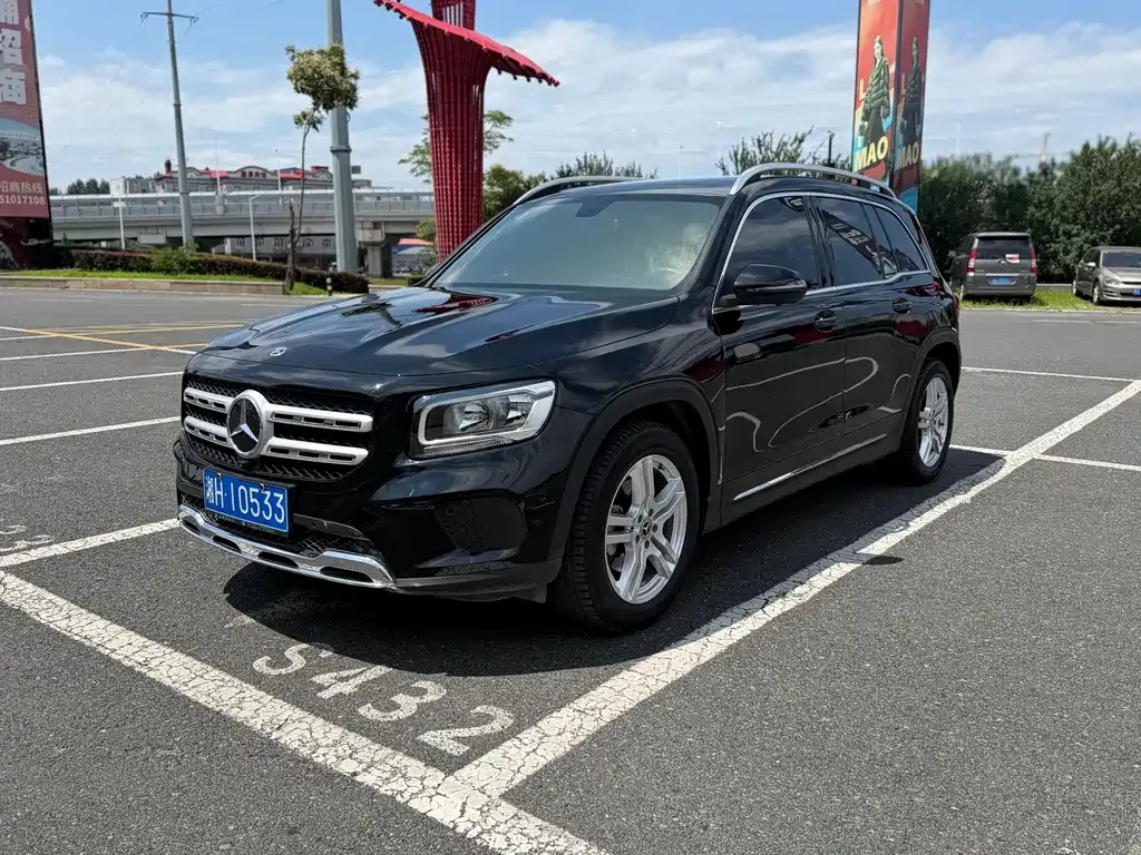 Mercedes-Benz GLB — фото 1