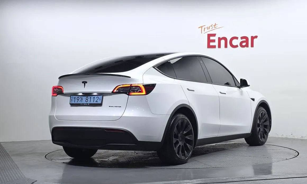 Tesla Model Y — фото 6