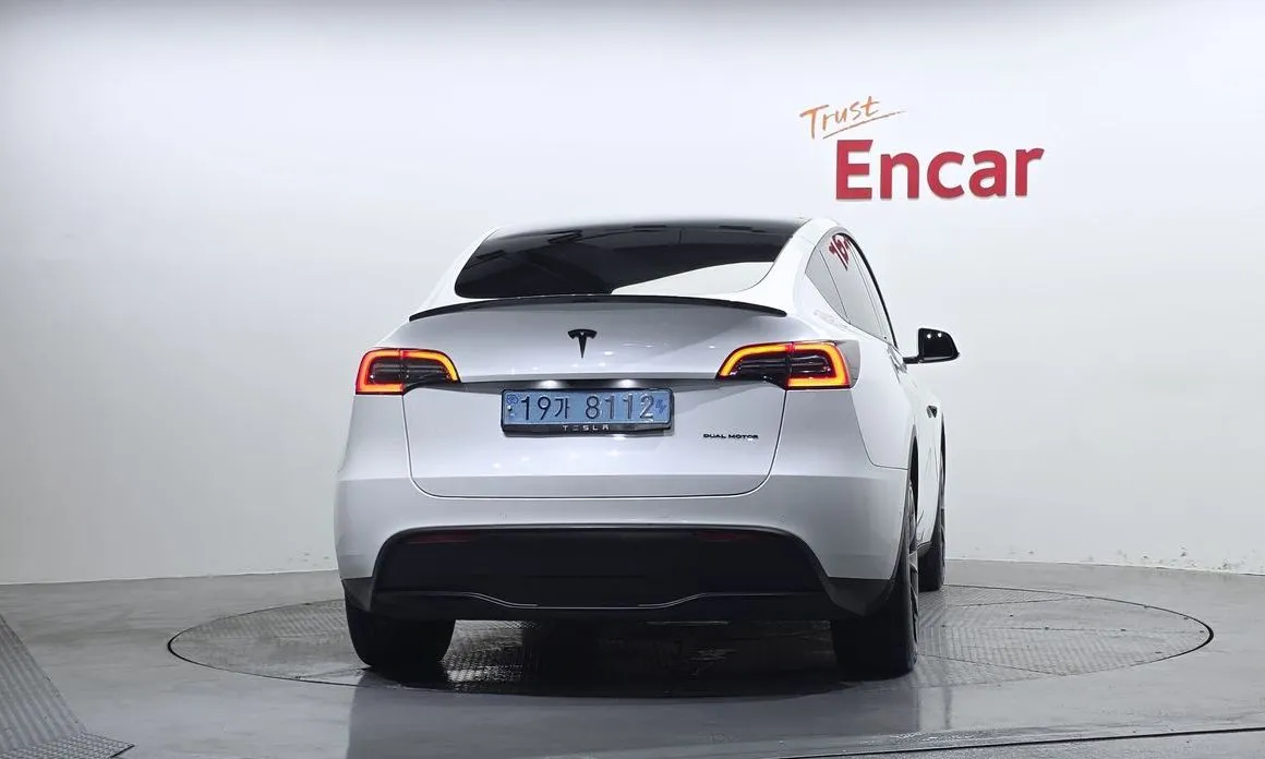 Tesla Model Y — фото 3