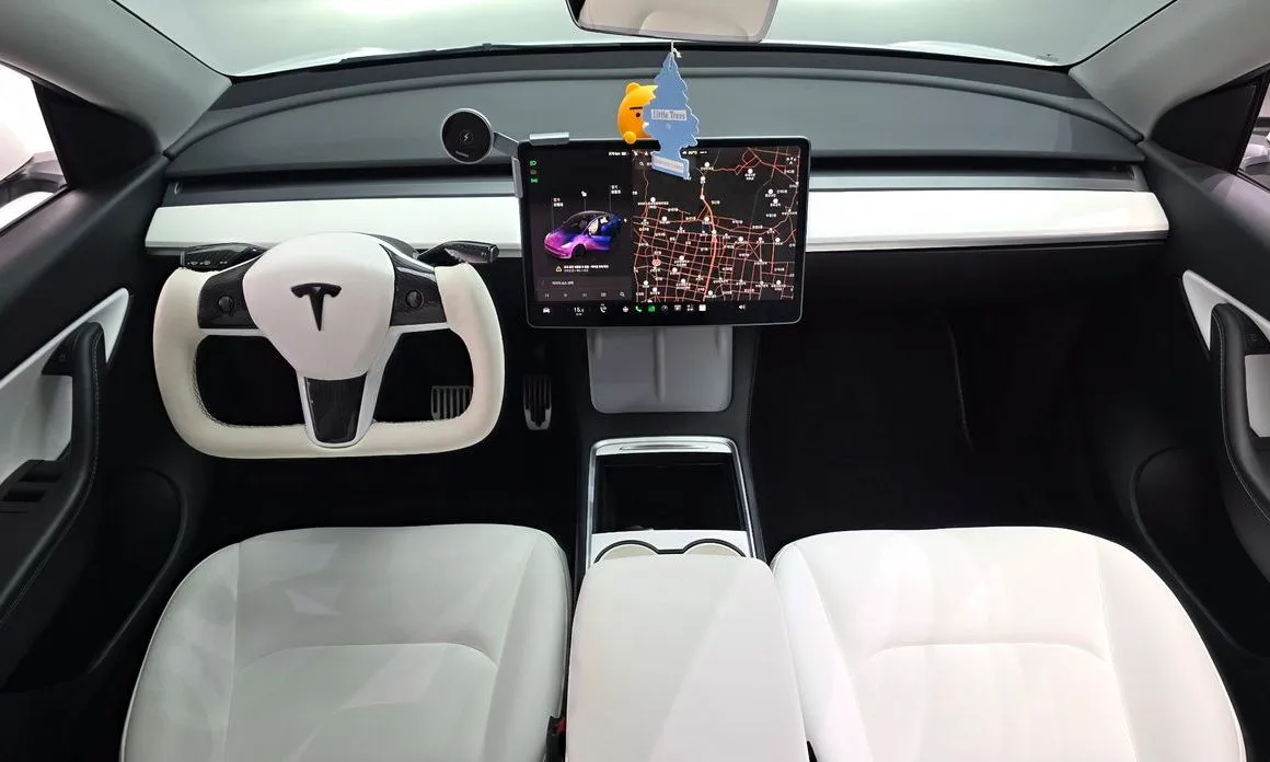 Tesla Model Y — фото 5