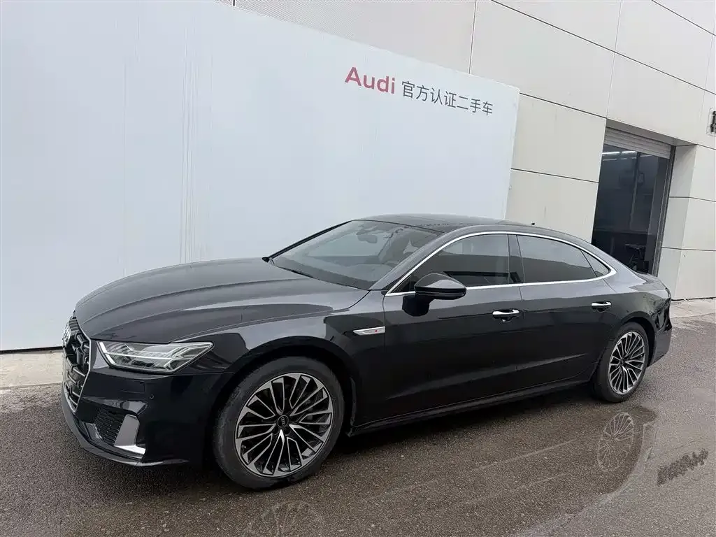 Audi A7L — фото 1