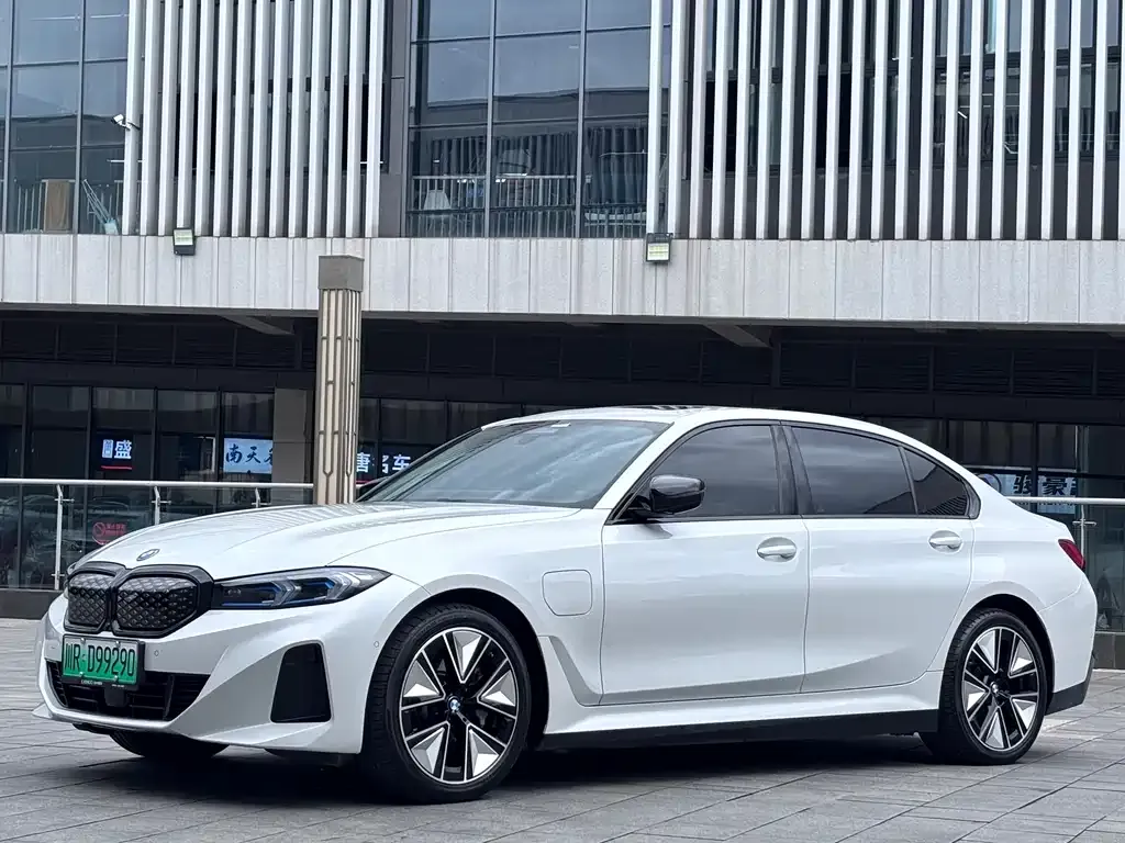 BMW i3 — фото 1