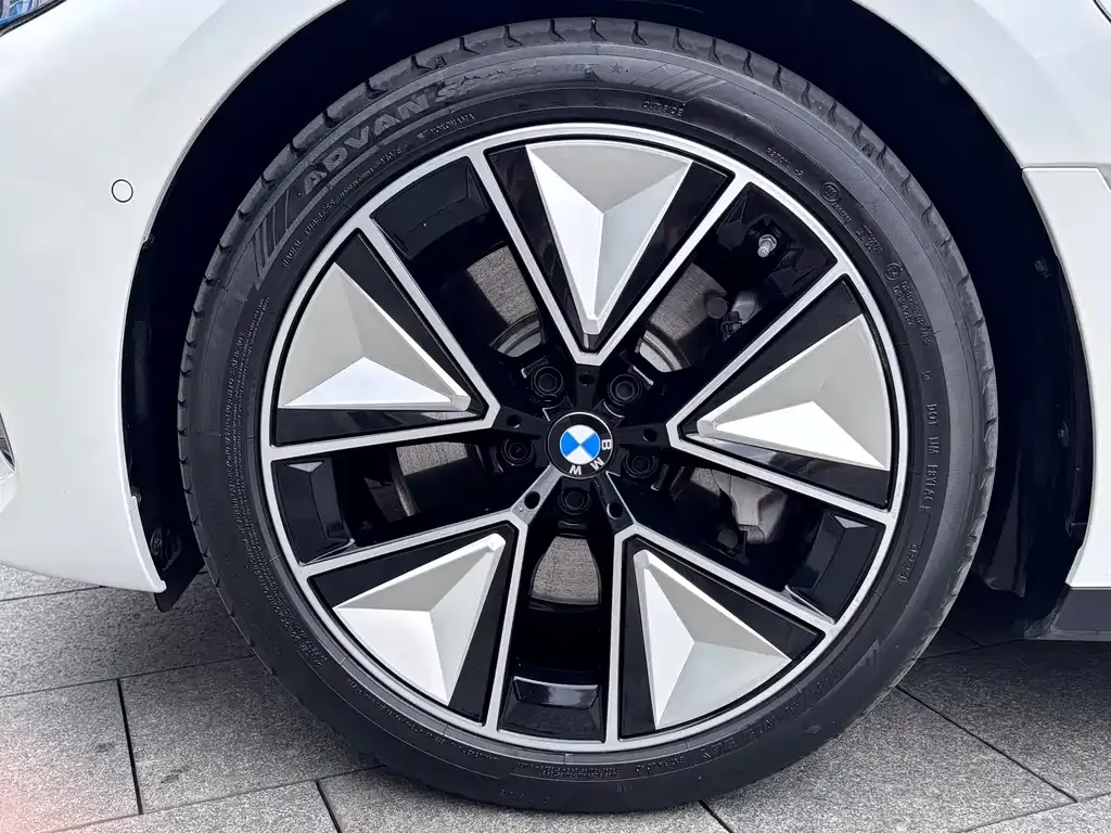 BMW i3 — фото 7