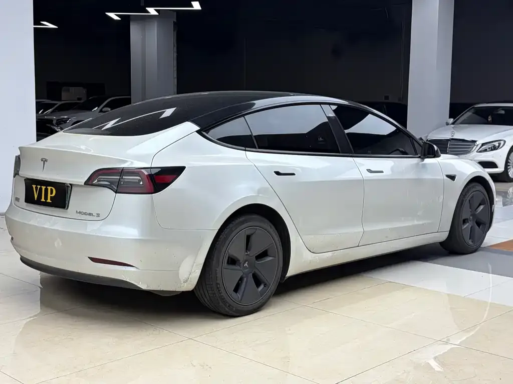 Tesla Model 3 — фото 6
