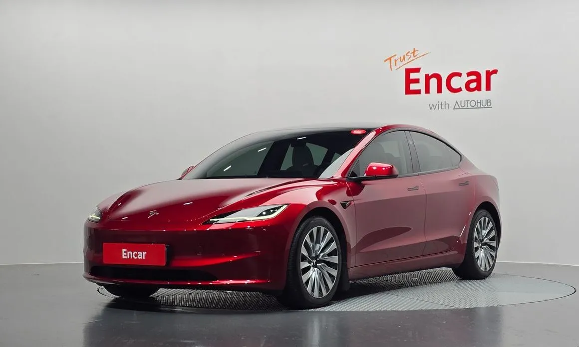 Tesla Model 3 — фото 1