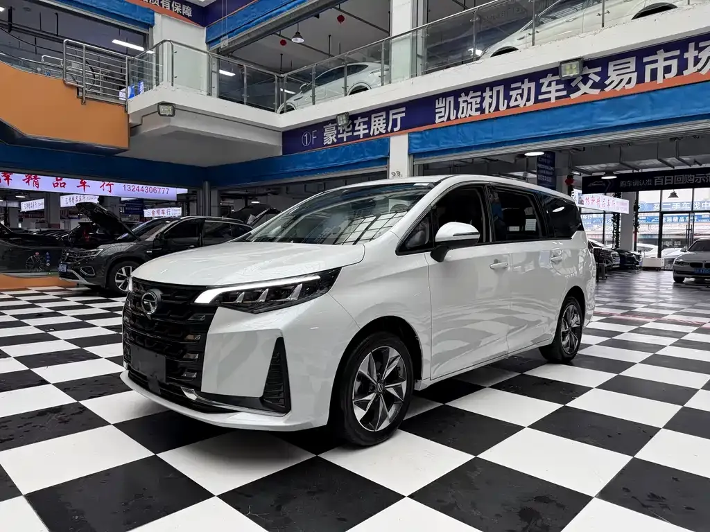 GAC Motor Trumpchi M6 — фото 1