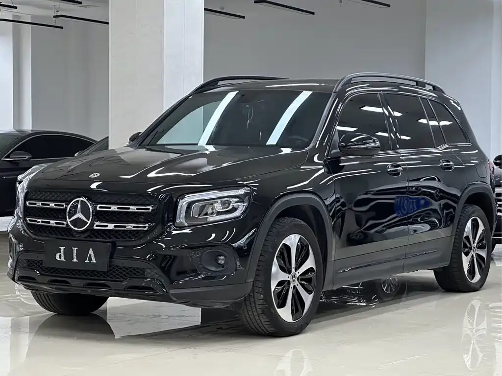Mercedes-Benz GLB — фото 1