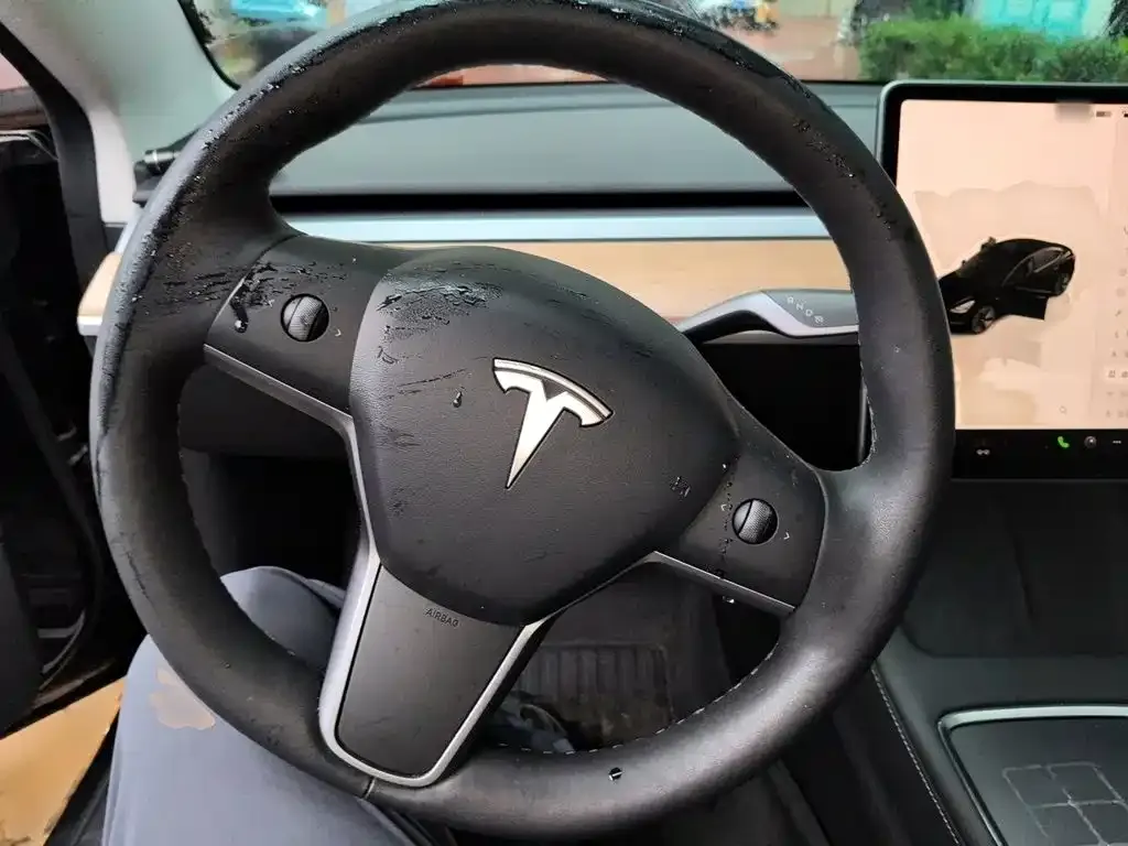 Tesla Model 3 — фото 7
